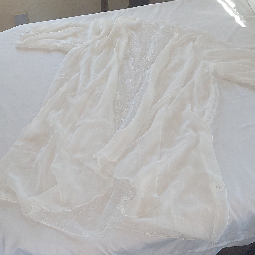 Sheer Lace-Trim White Long Duster  .Size 1 X.